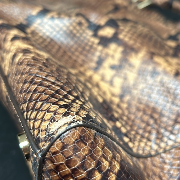 MK python print medium tote bag - Picture 7 of 7